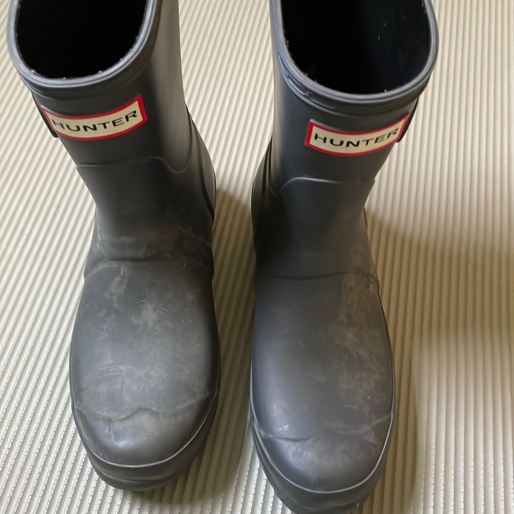 Short grey hunter boots